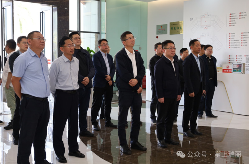 ea7ee72e-c7f4-4dd1-beaa-606e89a3c0ee_l