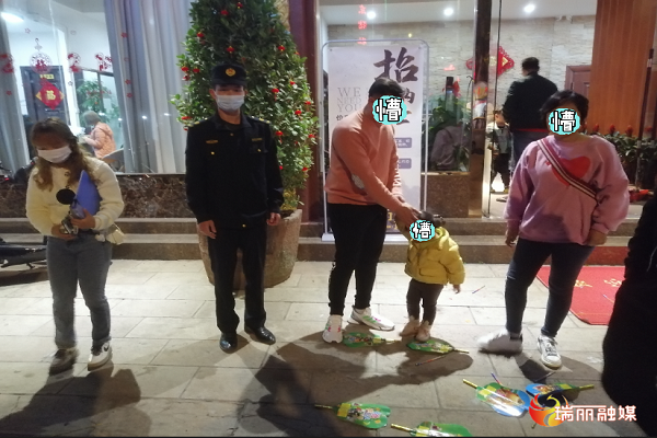 2月7日抓获燃放烟花人员 (1)