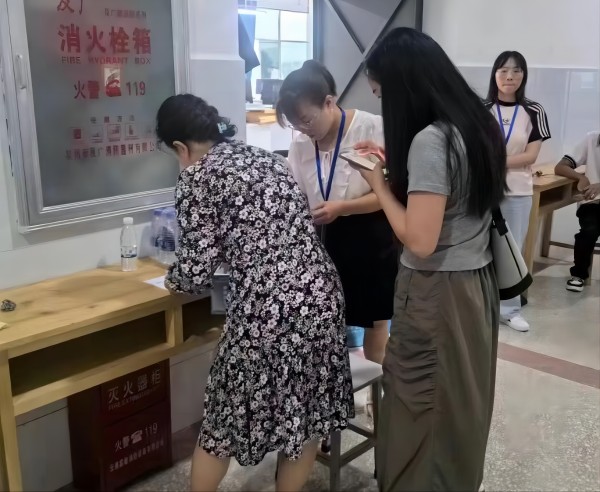 163ab3d681561fca2b8983c21e01b27(2)