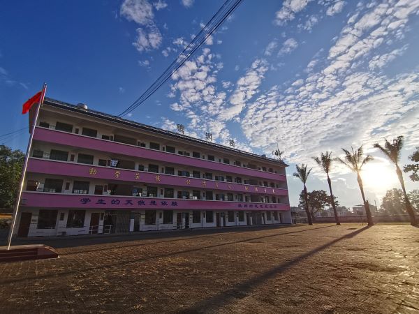 姐勒小学教学楼 1387㎡