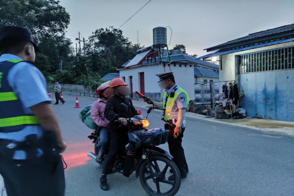 2023年6月15日 交警、派出所、综治办,勐秀乡开展联合专项行动3_副本