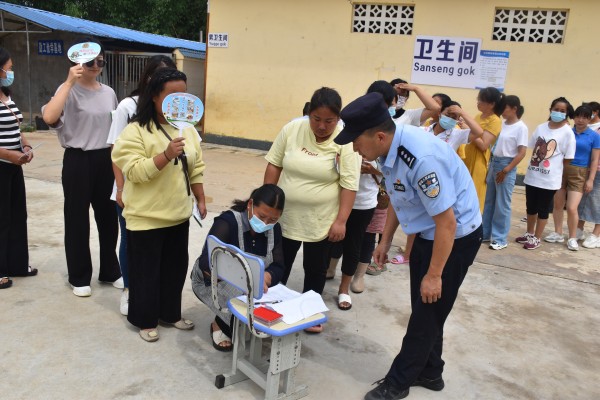 2023年6月21日 勐秀乡联合派出所给全乡教师职工开展禁毒宣传教育并尿检2_副本