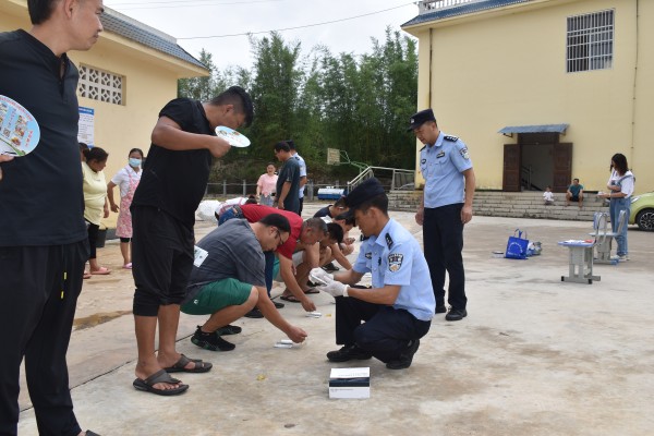 2023年6月21日 勐秀乡联合派出所给全乡教师职工开展禁毒宣传教育并尿检8_副本