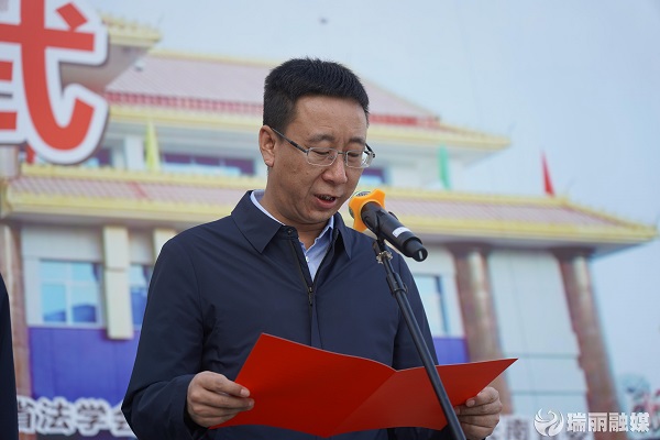 fe0339f6-3278-4558-a03c-2a25fd221dd7